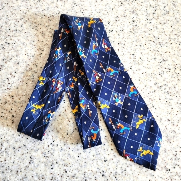Disney Vintage Mickey Mouse and Friends Baseball Tie - Picture 1 of 6